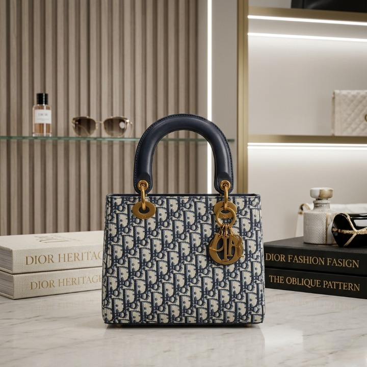 Hand Bag for Women Stylish Shoulder Bag Elegant Ladies Purse for Daily Use Pic 2